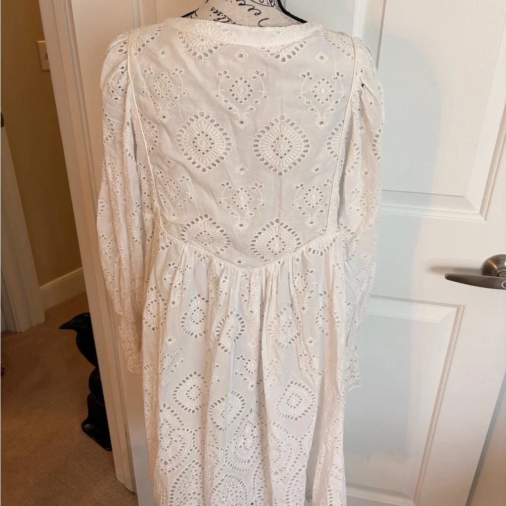 Spell White Eyelet Mini Dress size Medium EC - Picture 8 of 9